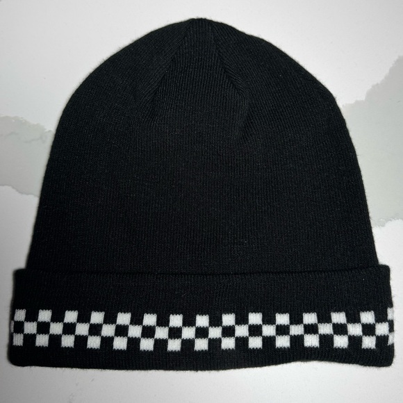 Vans Off The Wall Classic Drop V Knit Cuff Beanie - Picture 2 of 6